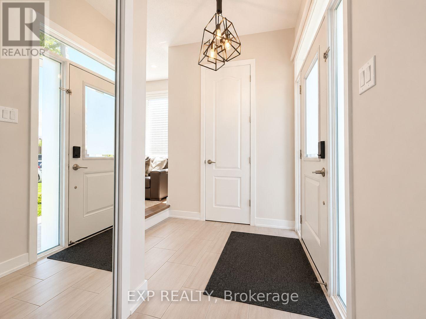 647 Crevier Walk, Ottawa, Ontario  K1W 0M7 - Photo 5 - X13413066