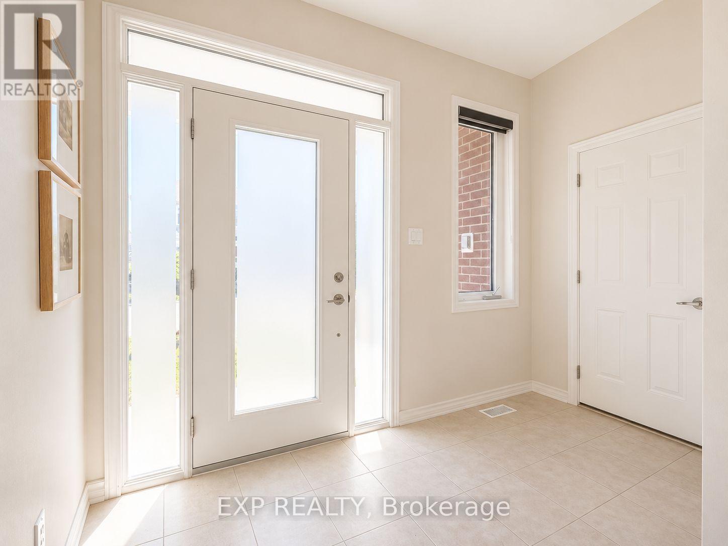 516 Loury Row, Ottawa, Ontario  K1W 0M7 - Photo 4 - X13413200