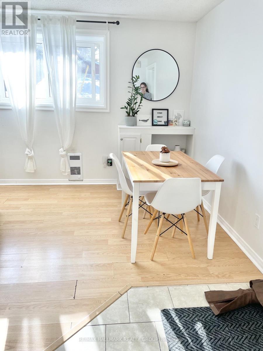 3 - 847 Ivanhoe Avenue, Ottawa, Ontario  K2B 5S2 - Photo 4 - X13413216