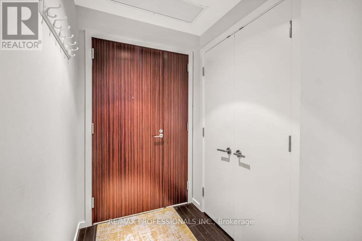 2403 - 180 University Avenue, Toronto, Ontario  M5H 0A2 - Photo 3 - C13412054