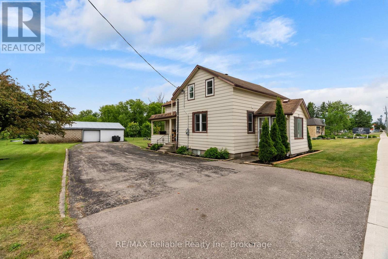17 MAIN STREET, Bluewater, Ontario