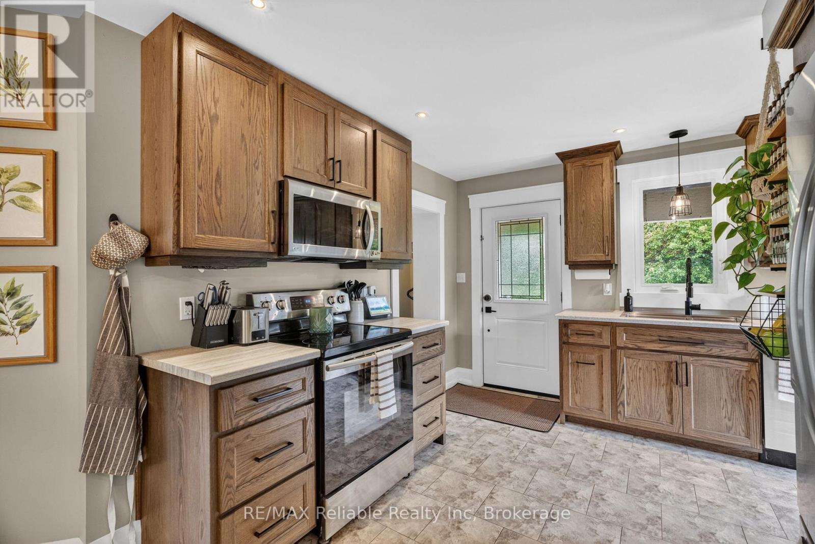 17 Main Street, Bluewater, Ontario  N0M 2T0 - Photo 12 - X13413084