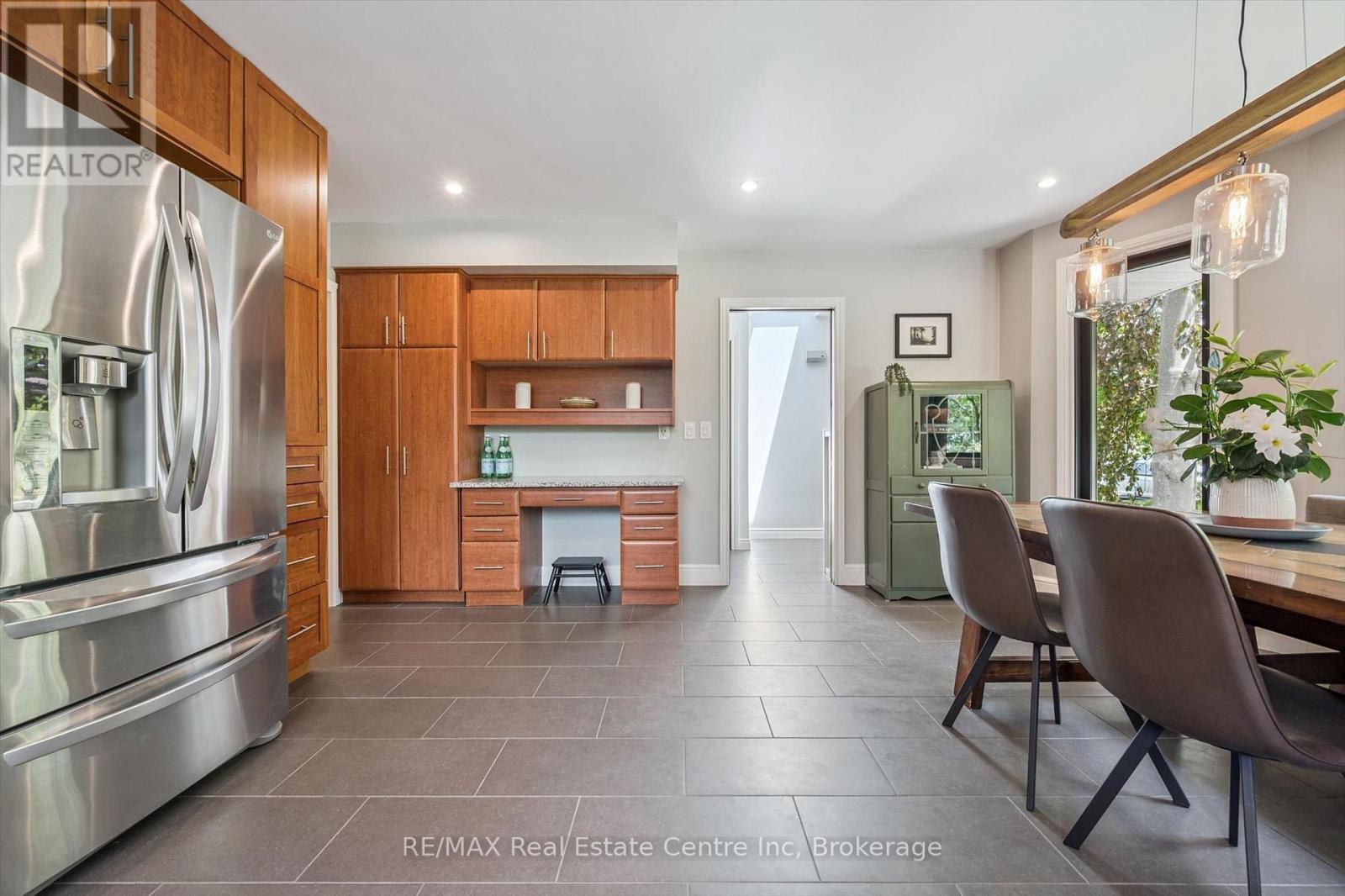 11 Floral Drive, Guelph, Ontario  N1G 1R2 - Photo 12 - X13413108