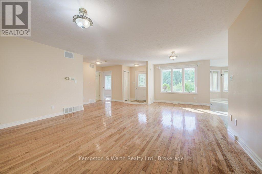246 King Street, North Perth, Ontario  N0G 1B0 - Photo 11 - X13413190