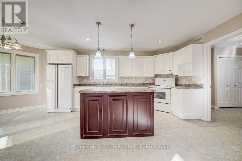 246 King Street, North Perth, Ontario  N0G 1B0 - Photo 14 - X13413190