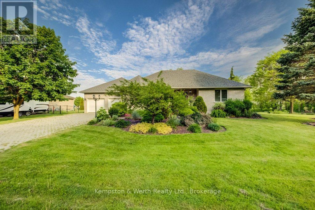 246 King Street, North Perth, Ontario  N0G 1B0 - Photo 4 - X13413190