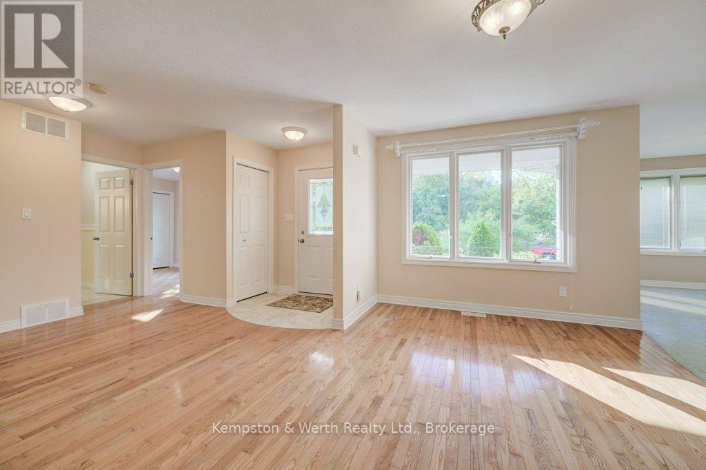 246 King Street, North Perth, Ontario  N0G 1B0 - Photo 8 - X13413190