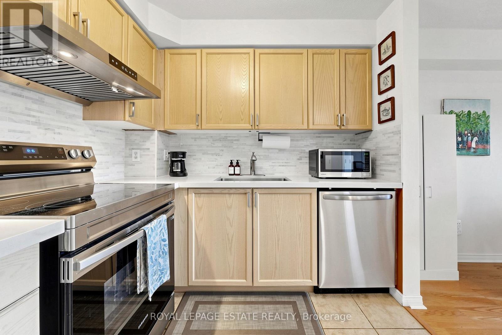 331 - 684 Warden Avenue, Toronto, Ontario  M1L 4W4 - Photo 11 - E13413062