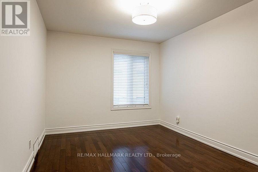 25 Love Crescent, Toronto, Ontario  M4E 1V6 - Photo 10 - E13413130