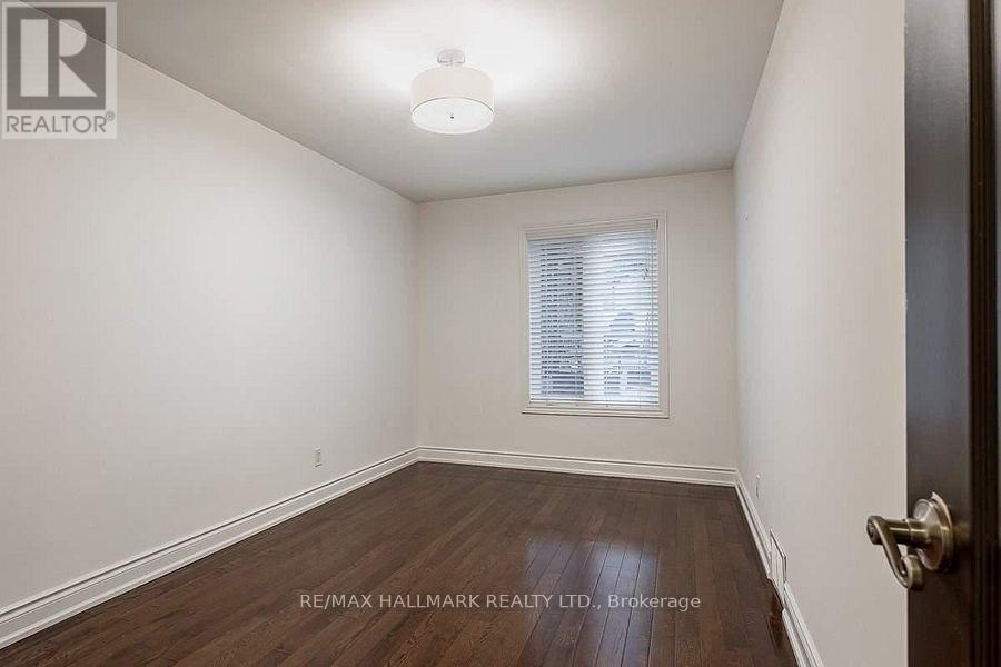 25 Love Crescent, Toronto, Ontario  M4E 1V6 - Photo 14 - E13413130