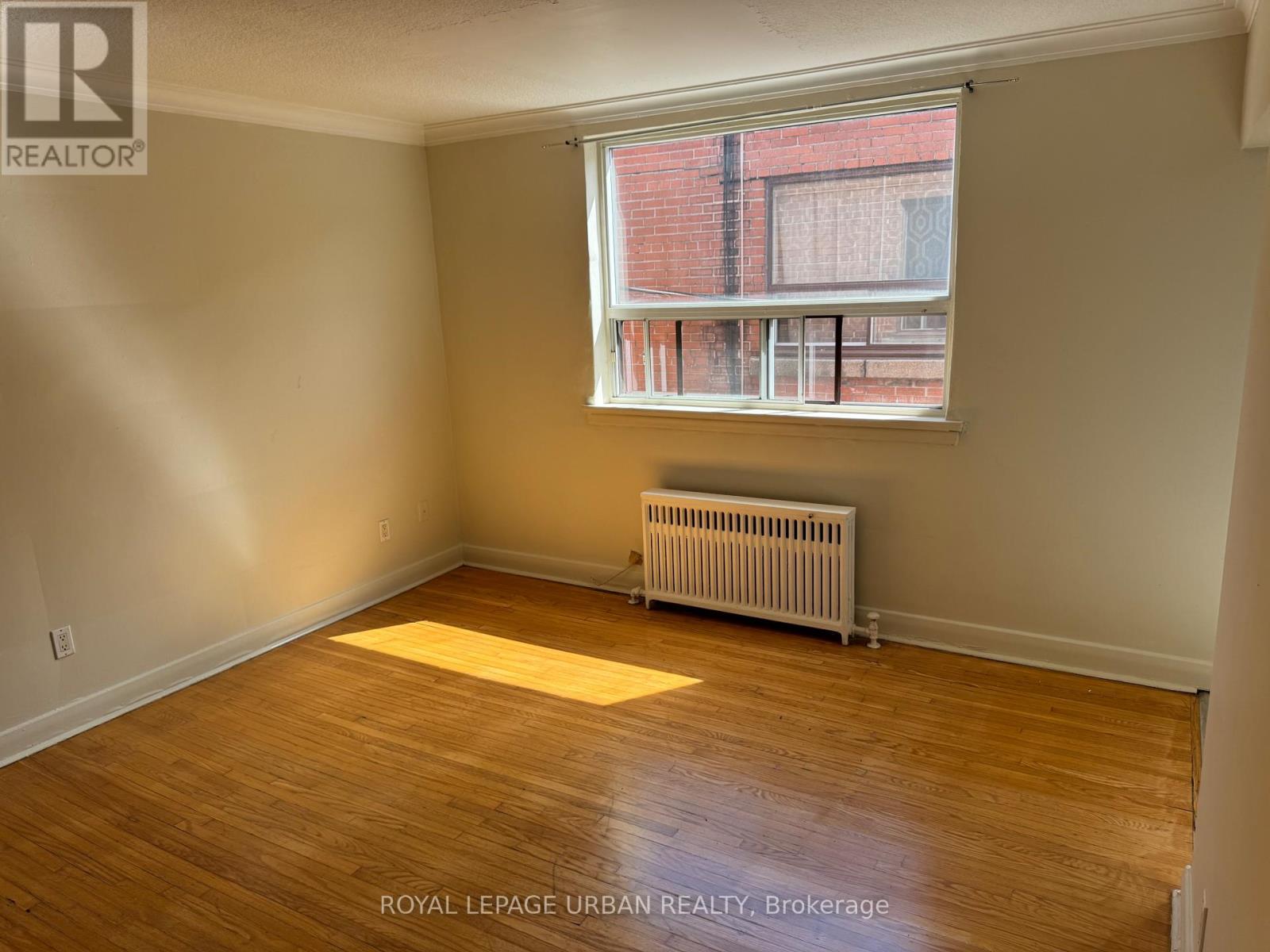 304 - 1024 O'connor Drive, Toronto, Ontario  M4B 2T3 - Photo 5 - E13413210