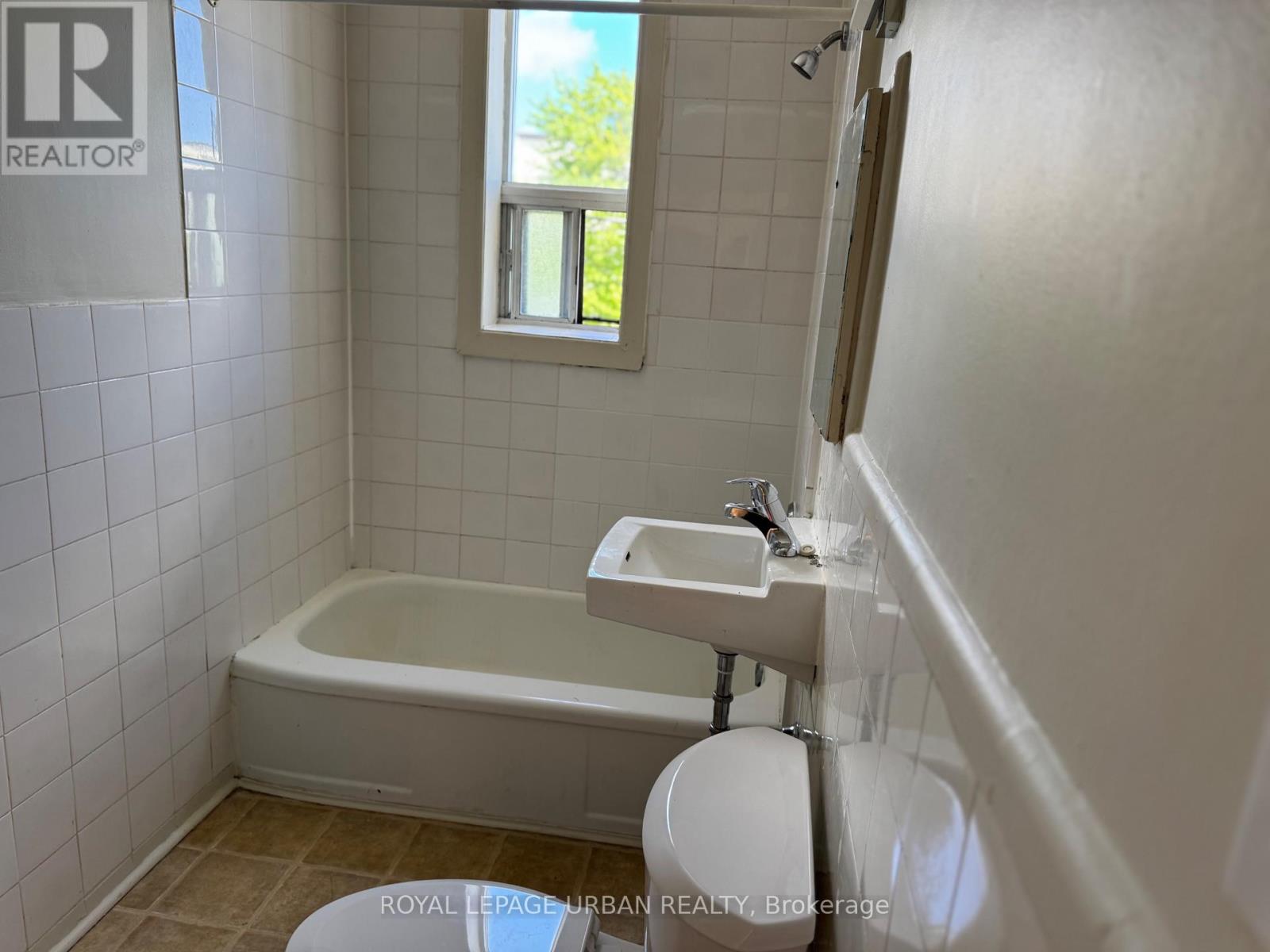304 - 1024 O'connor Drive, Toronto, Ontario  M4B 2T3 - Photo 6 - E13413210