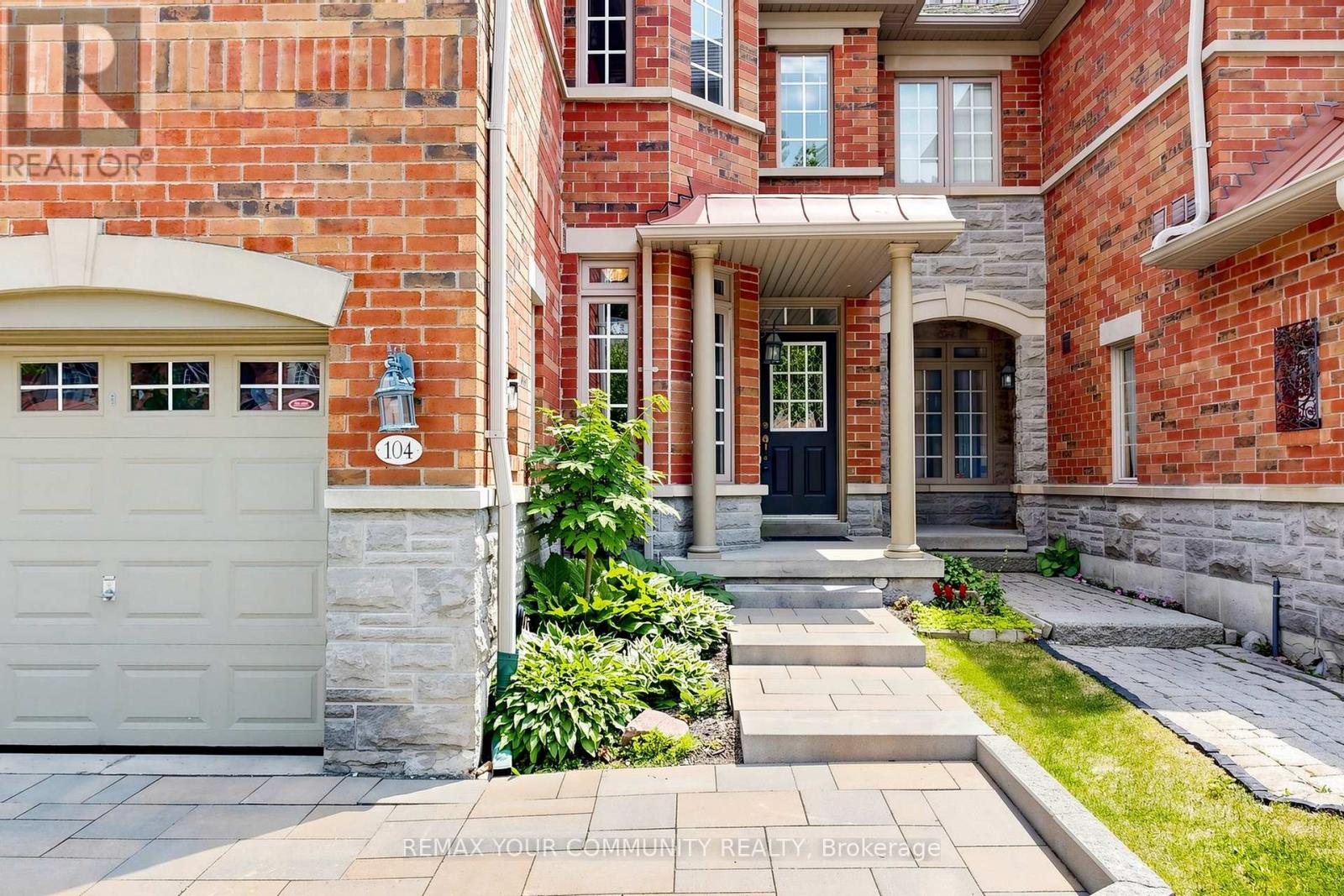 104 Westbury Court, Richmond Hill, Ontario  L4S 2L3 - Photo 3 - N13413226