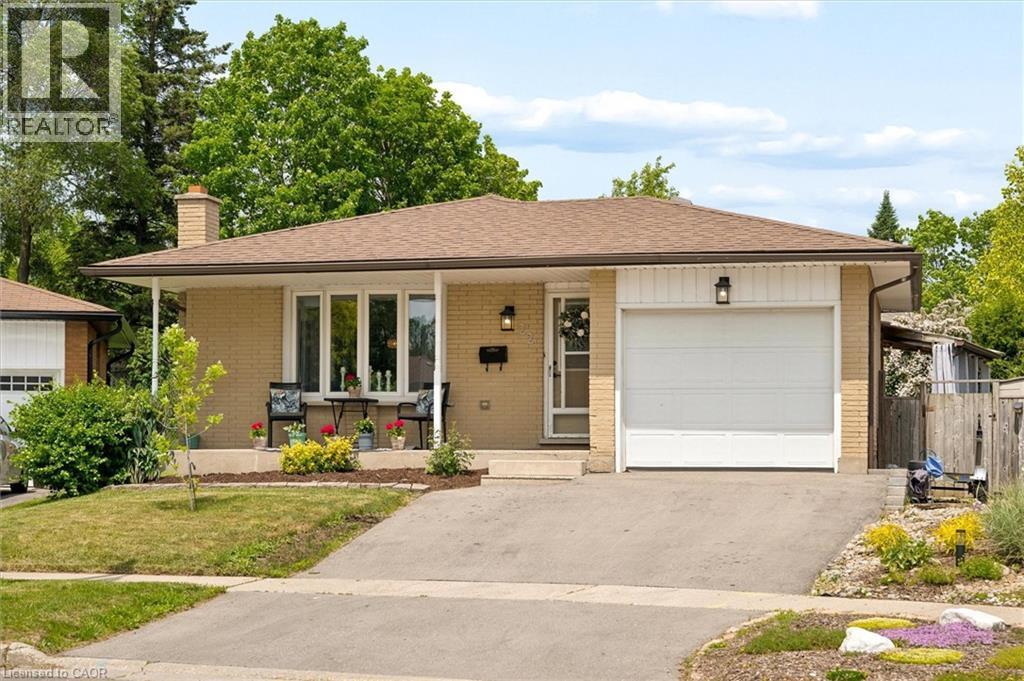 22 BROOKSIDE Crescent, Kitchener, Ontario