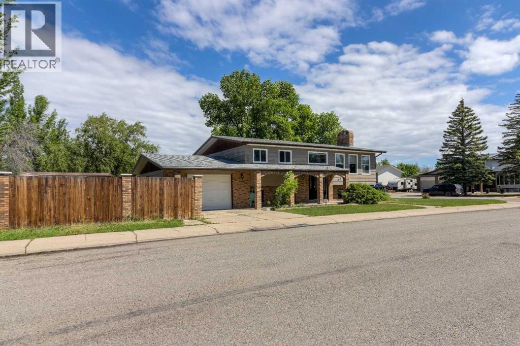 1010 22 Avenue, Coaldale, Alberta  T1M 1B6 - Photo 3 - A2316960