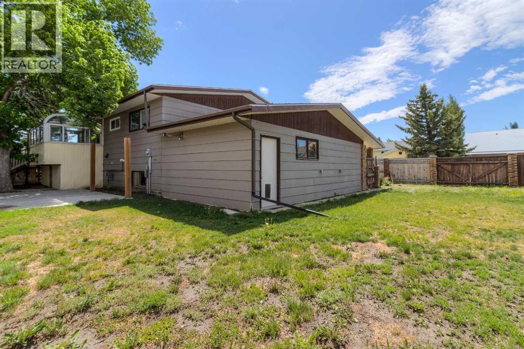 1010 22 Avenue, Coaldale, Alberta  T1M 1B6 - Photo 8 - A2316960