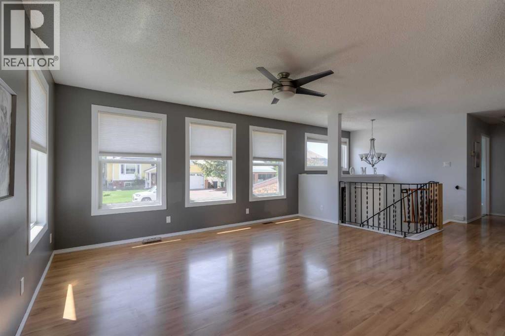 1010 22 Avenue, Coaldale, Alberta  T1M 1B6 - Photo 12 - A2316960
