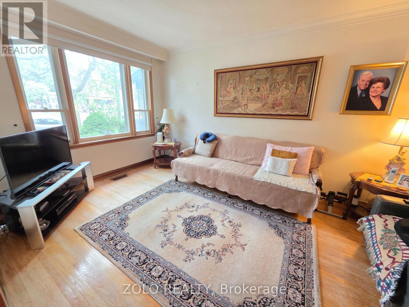 64 Prescott Avenue, Toronto, Ontario  M6N 3G5 - Photo 4 - W13413078