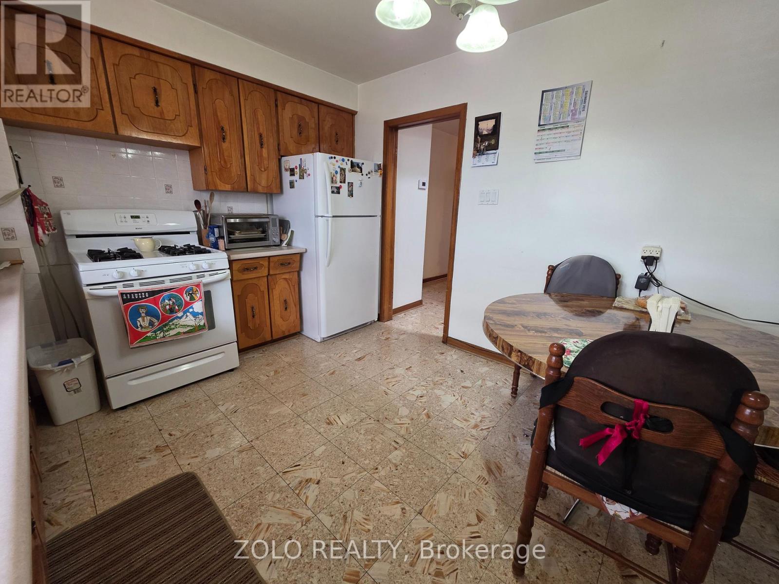 64 Prescott Avenue, Toronto, Ontario  M6N 3G5 - Photo 9 - W13413078