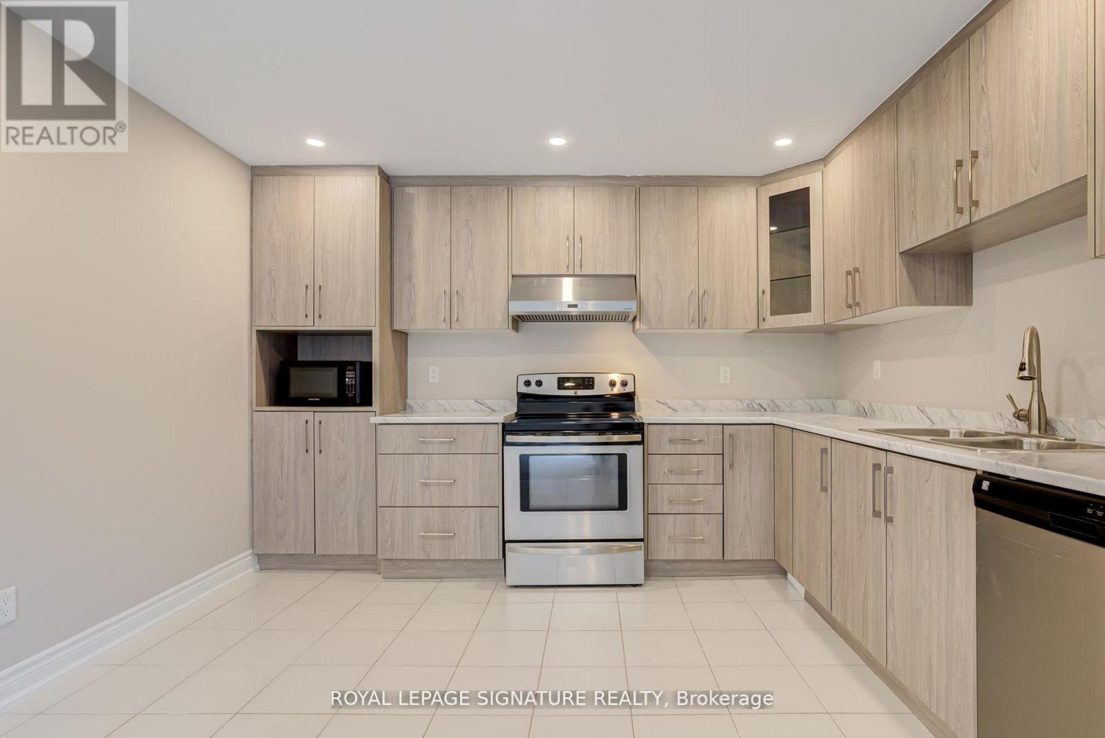 Bsmt - 16 Dancing Waters Road, Brampton, Ontario  L6Y 0C3 - Photo 14 - W13413092