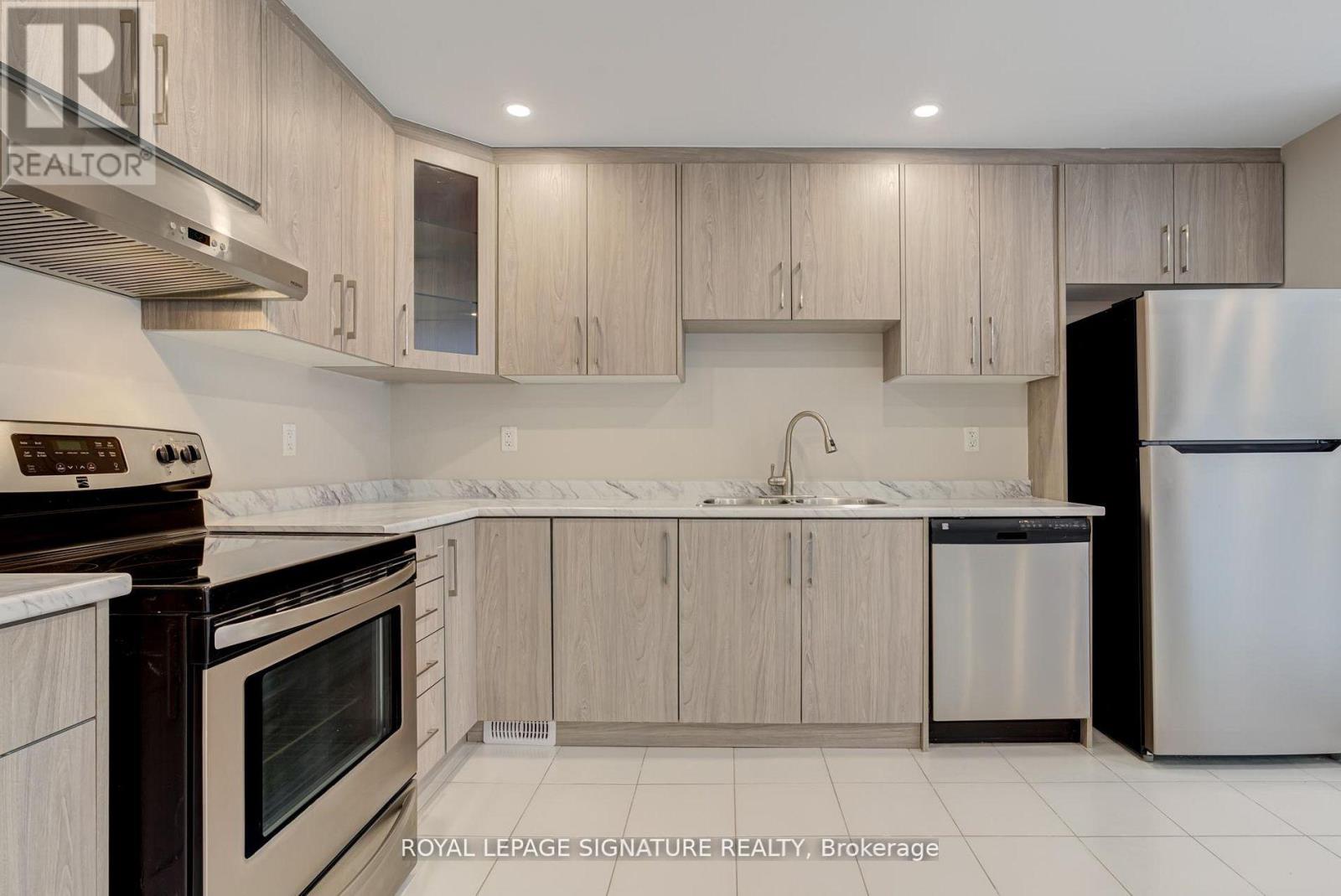 Bsmt - 16 Dancing Waters Road, Brampton, Ontario  L6Y 0C3 - Photo 17 - W13413092