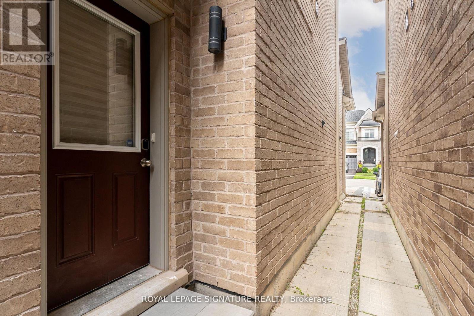 Bsmt - 16 Dancing Waters Road, Brampton, Ontario  L6Y 0C3 - Photo 4 - W13413092