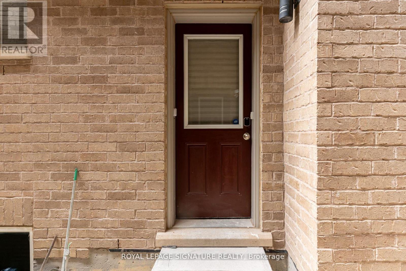 Bsmt - 16 Dancing Waters Road, Brampton, Ontario  L6Y 0C3 - Photo 5 - W13413092