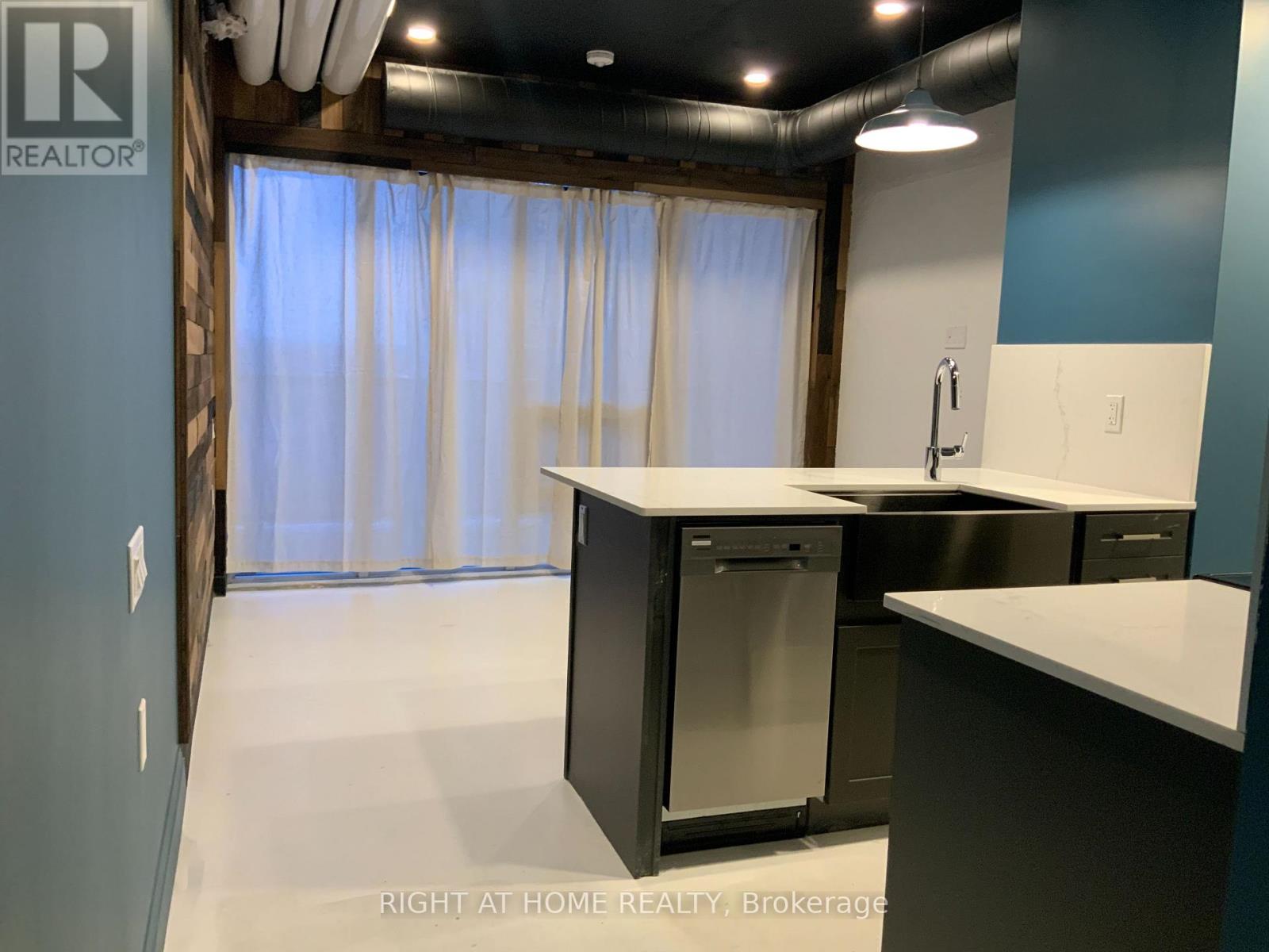 1514 - 1035 Southdown Road, Mississauga, Ontario  L5J 0A2 - Photo 3 - W13413096