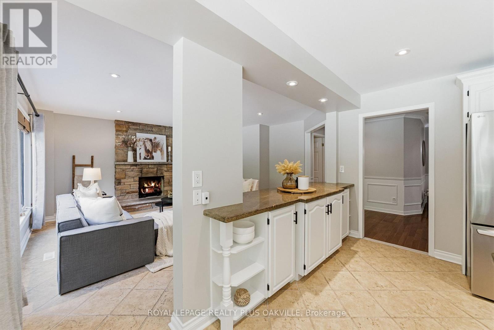 1113 Valleywood Court, Oakville, Ontario  L6M 2C4 - Photo 18 - W13413110
