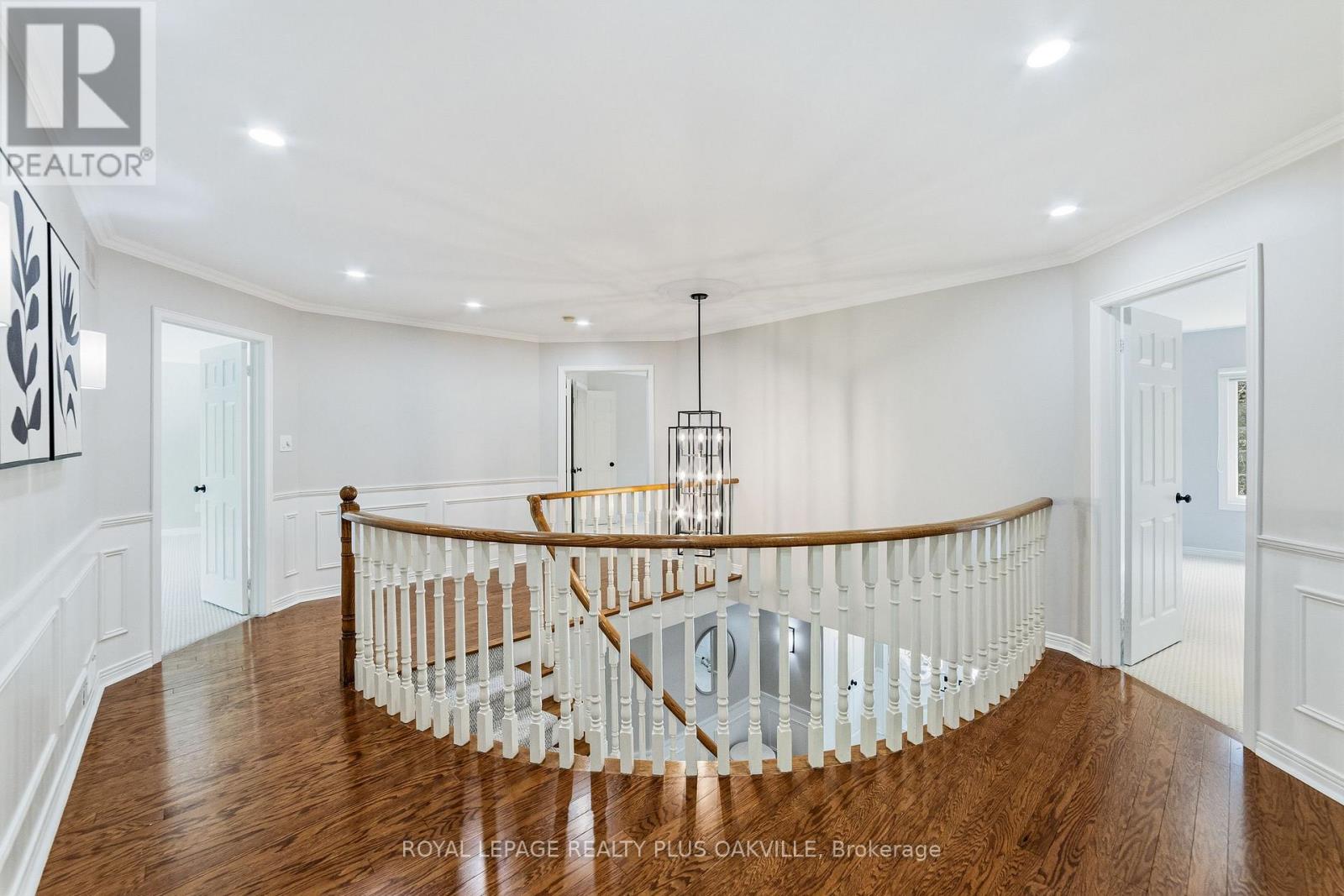 1113 Valleywood Court, Oakville, Ontario  L6M 2C4 - Photo 19 - W13413110