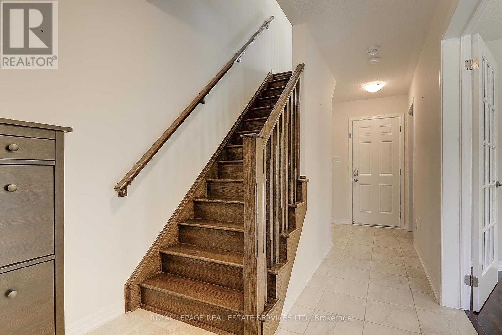 409 Switchgrass Street, Oakville, Ontario  L6M 4M2 - Photo 5 - W13413114