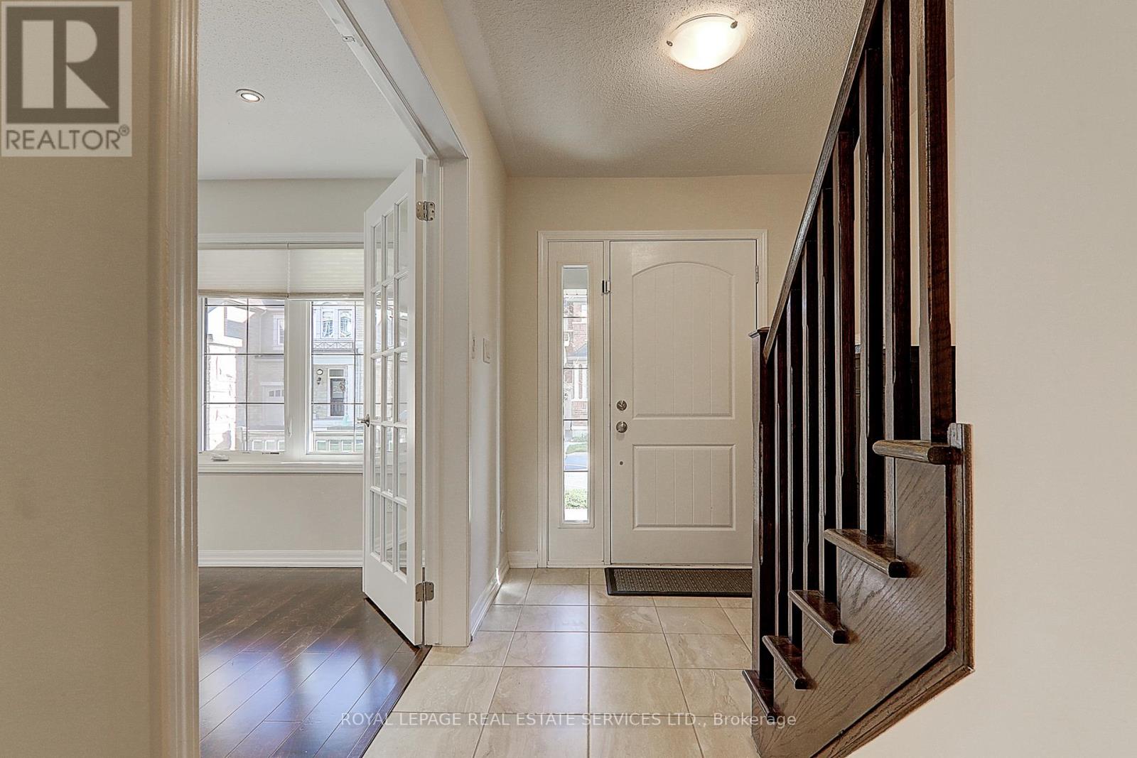 409 Switchgrass Street, Oakville, Ontario  L6M 4M2 - Photo 7 - W13413114