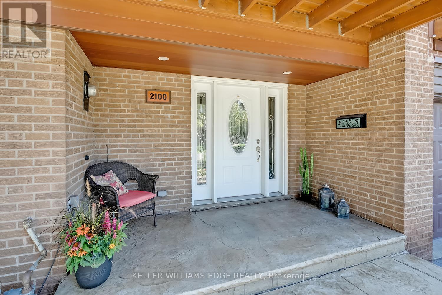 2100 Worthington Drive, Oakville, Ontario  L6L 1E3 - Photo 3 - W13413124