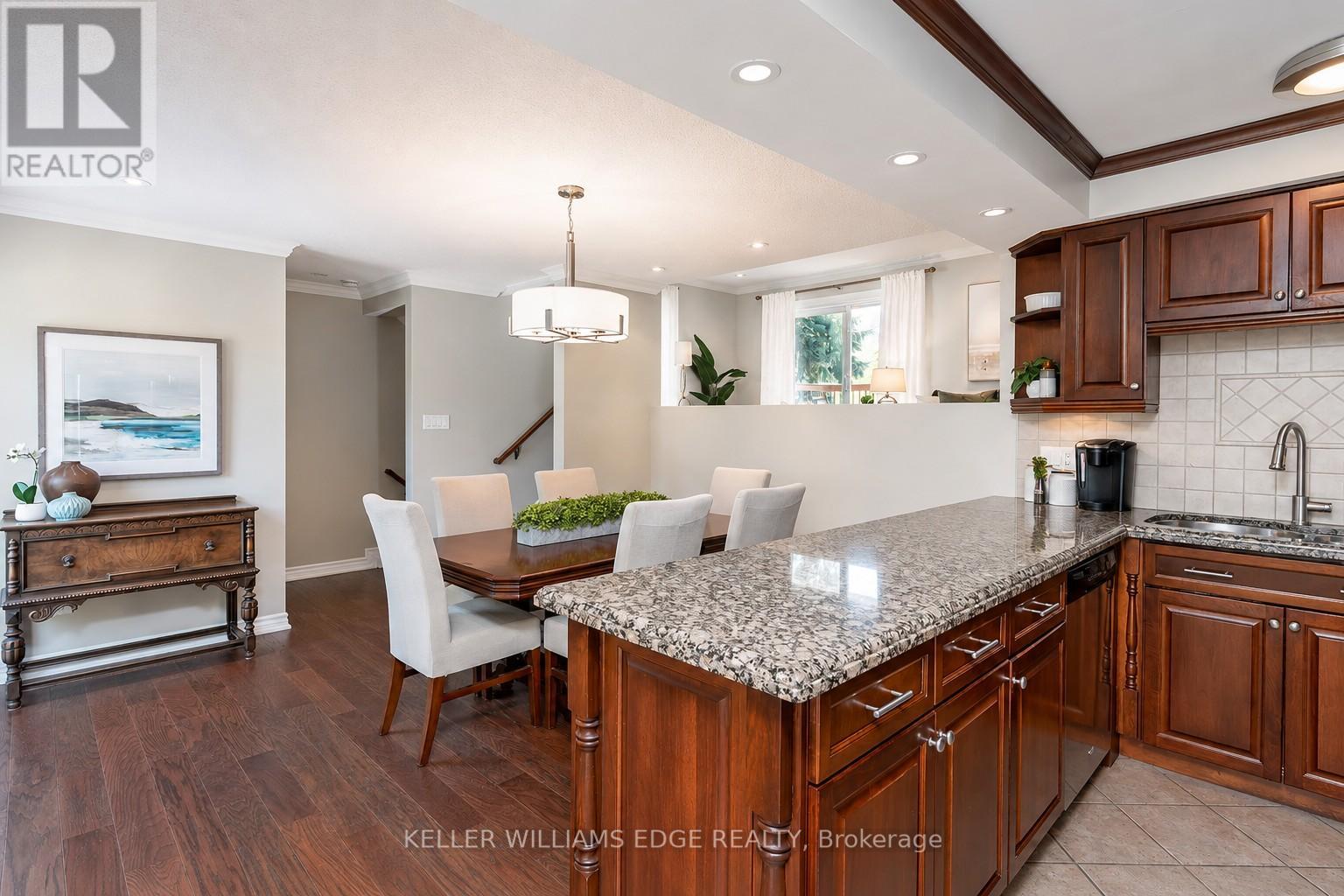 2100 Worthington Drive, Oakville, Ontario  L6L 1E3 - Photo 9 - W13413124