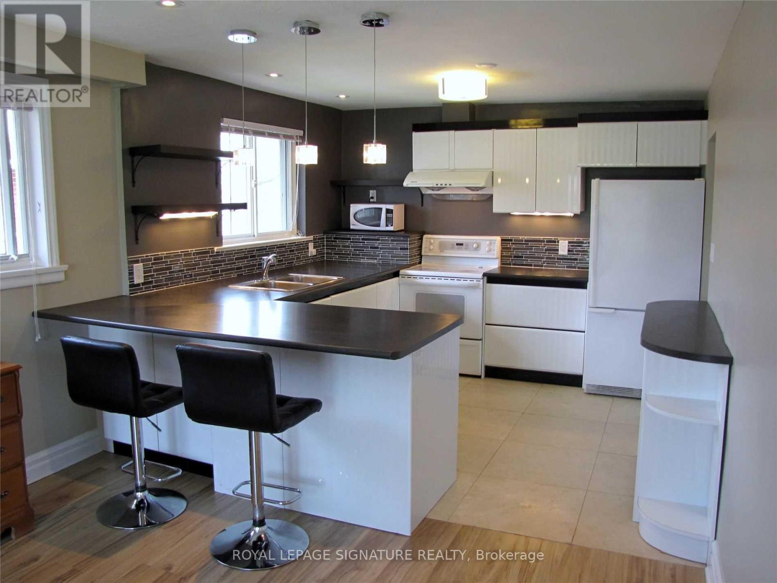Main - 2 Learmont Drive, Toronto, Ontario  M9R 2E3 - Photo 4 - W13413188