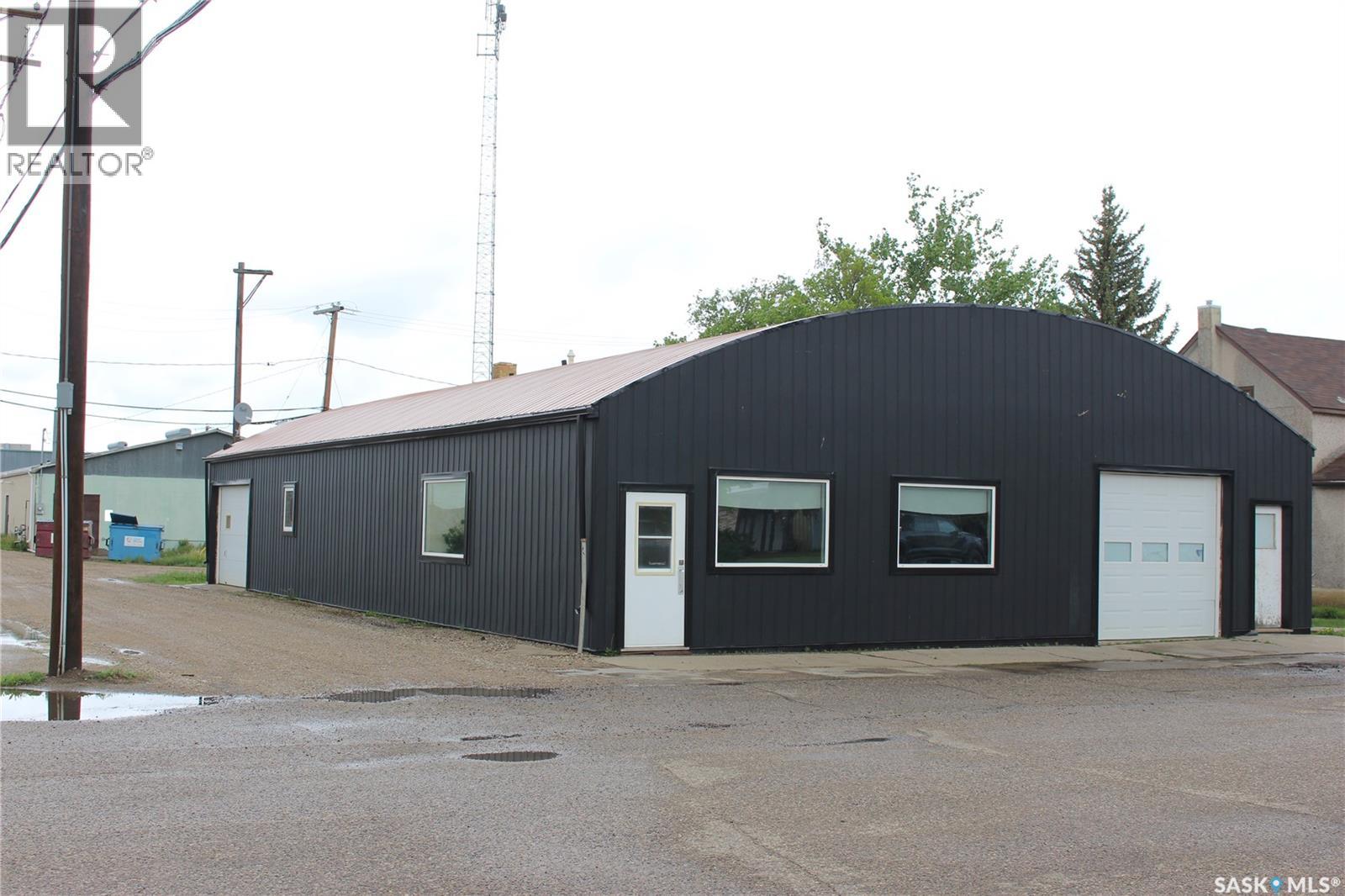 101 5th Street E, Gravelbourg, Saskatchewan  S0H 1X0 - Photo 2 - SK038389