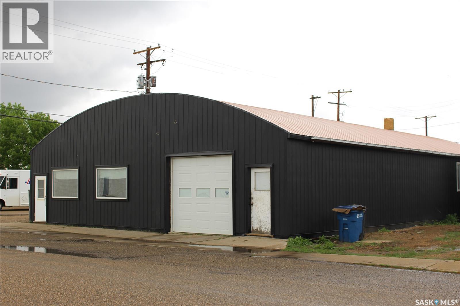 101 5th Street E, Gravelbourg, Saskatchewan  S0H 1X0 - Photo 3 - SK038389