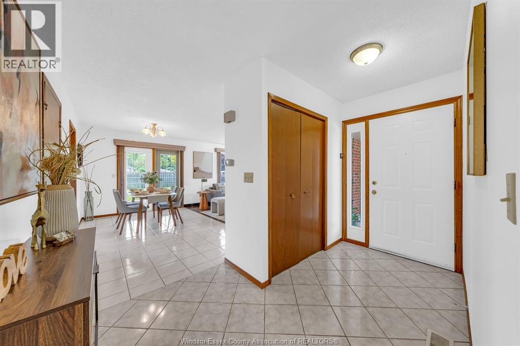 32 Alderton Street, Leamington, Ontario N8H 4N8 - Photo 2 - 26013325