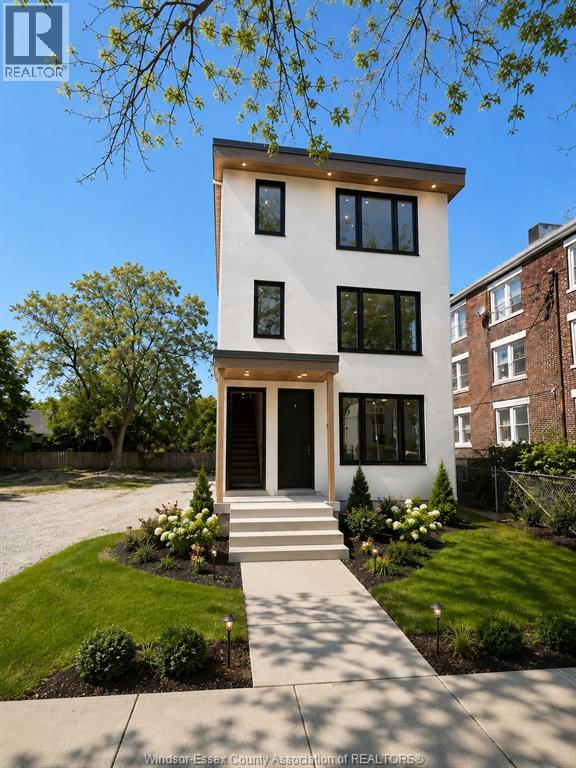 1336 UNIVERSITY Unit# 1, windsor, Ontario