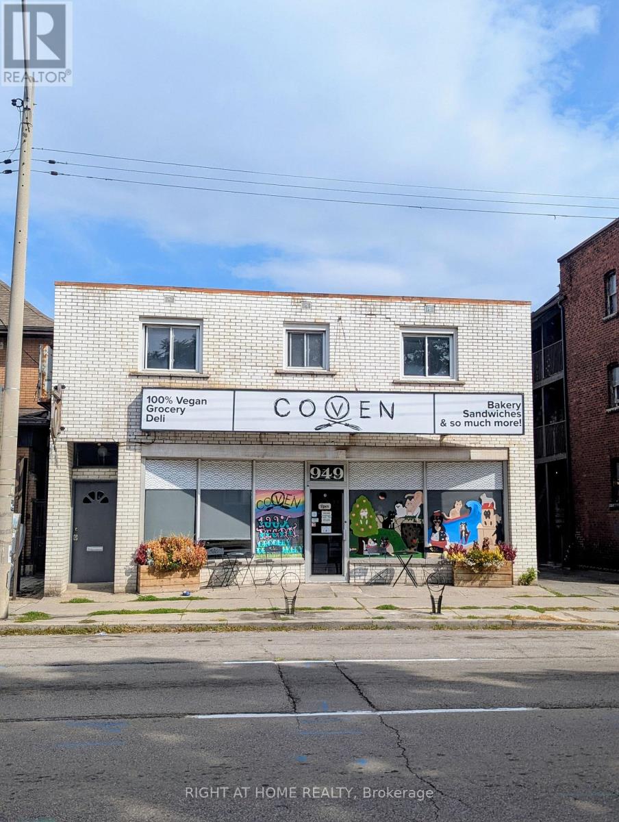 949 MAIN STREET E, Hamilton, Ontario