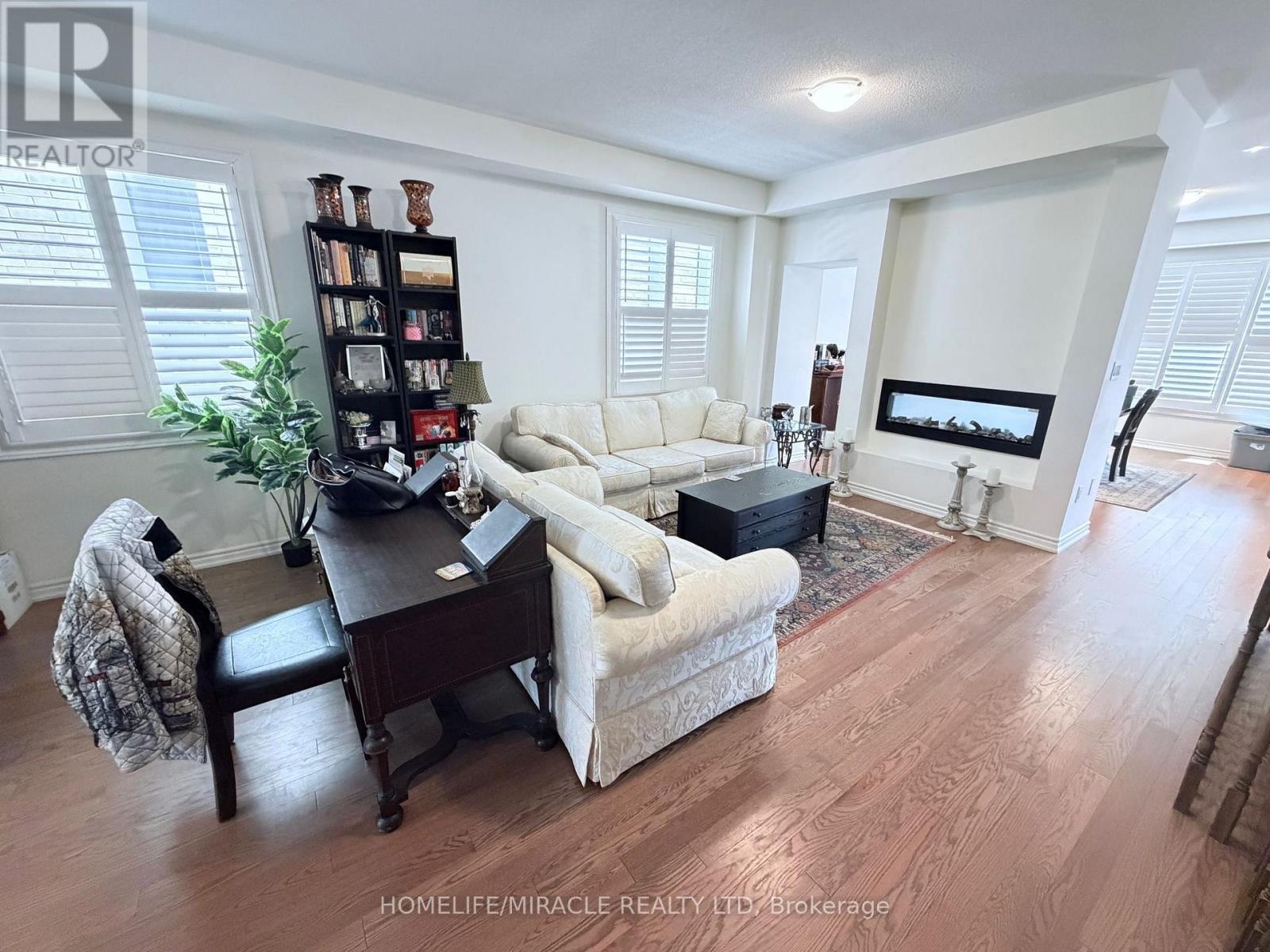 1195 Plymouth Drive, Oshawa, Ontario  L1H 8L7 - Photo 4 - E13411258