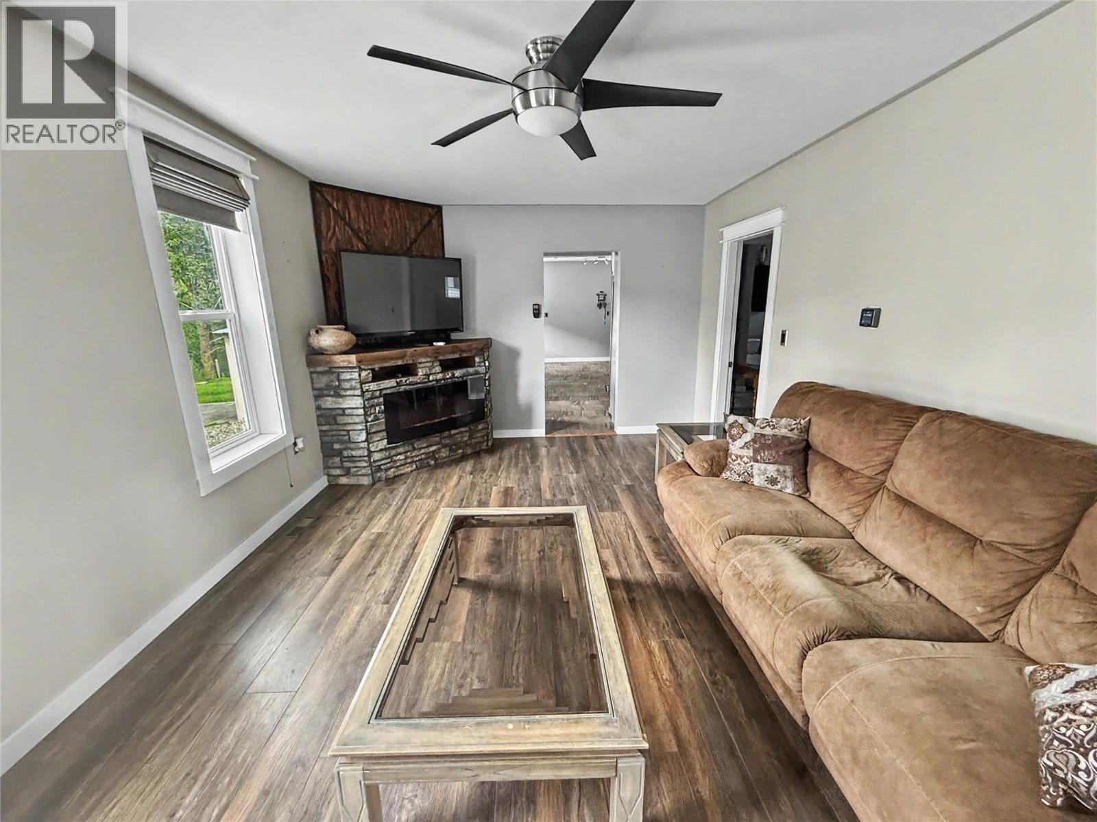 1640 Ode Road, Christina Lake, British Columbia  V0H 1E0 - Photo 15 - 10378303