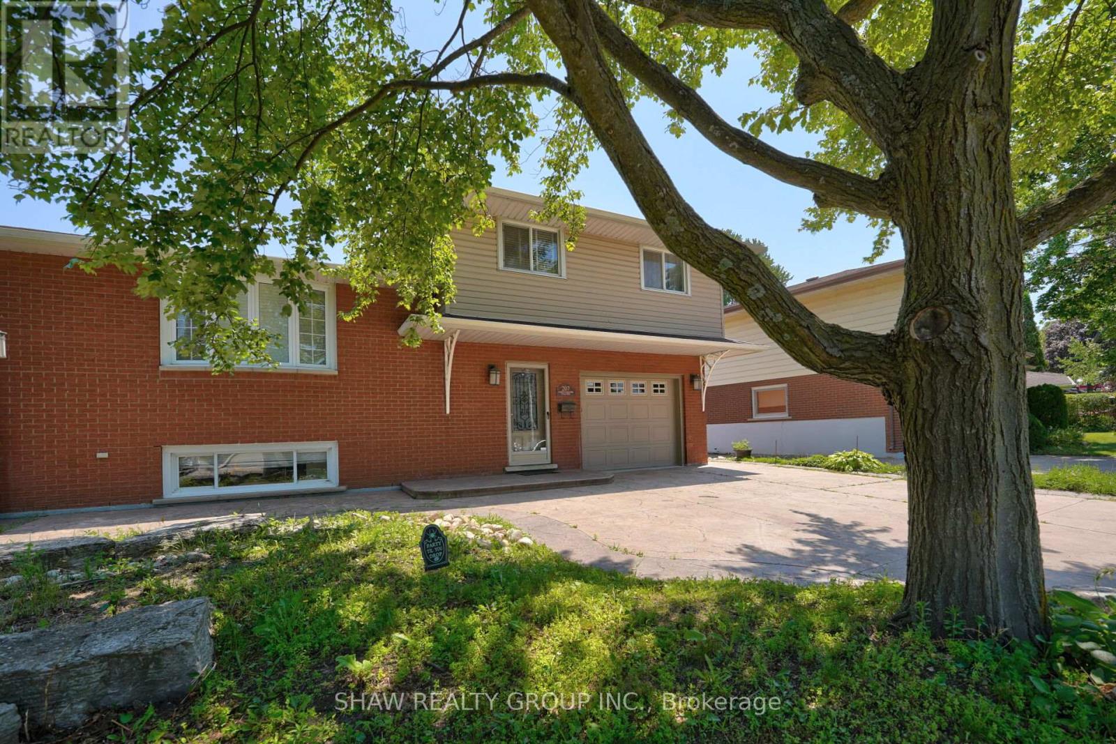 207 Christopher Drive, Cambridge, Ontario  N1R 4S6 - Photo 4 - X13130644