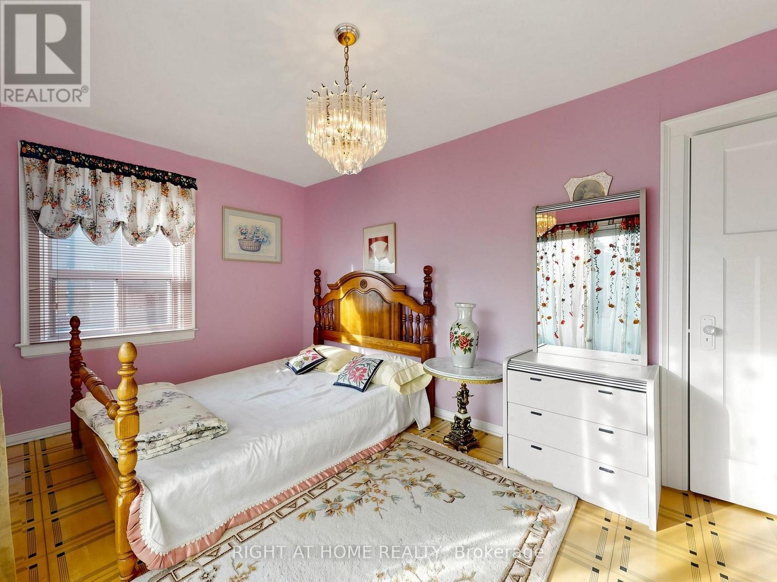 86 Caithness Avenue, Toronto, Ontario  M4J 3Y1 - Photo 22 - E13413344