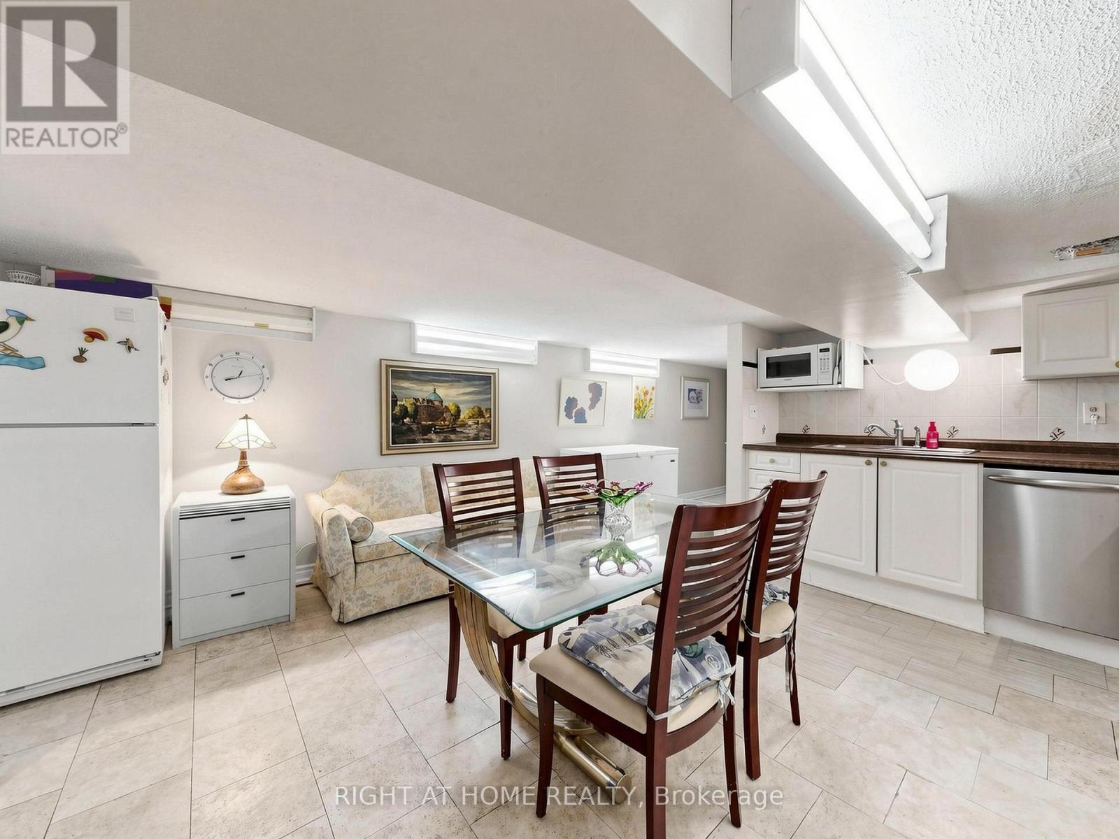 86 Caithness Avenue, Toronto, Ontario  M4J 3Y1 - Photo 31 - E13413344