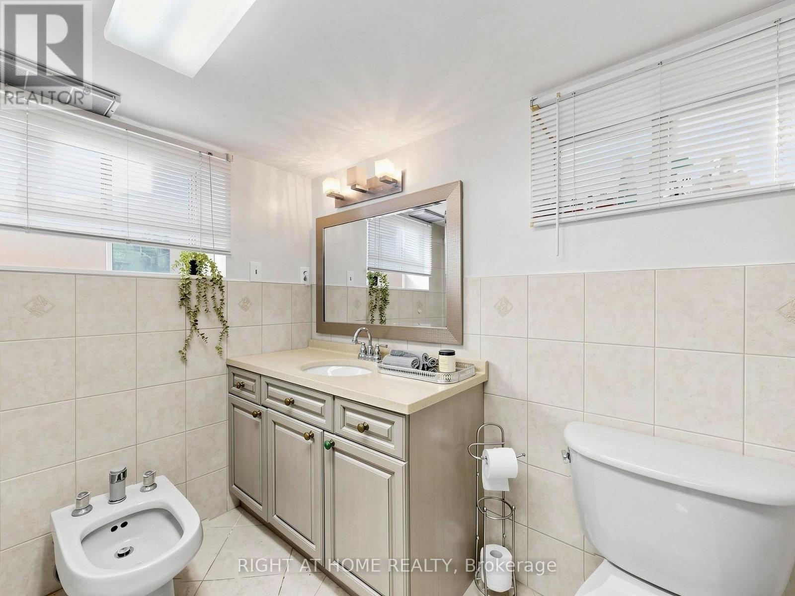 86 Caithness Avenue, Toronto, Ontario  M4J 3Y1 - Photo 32 - E13413344