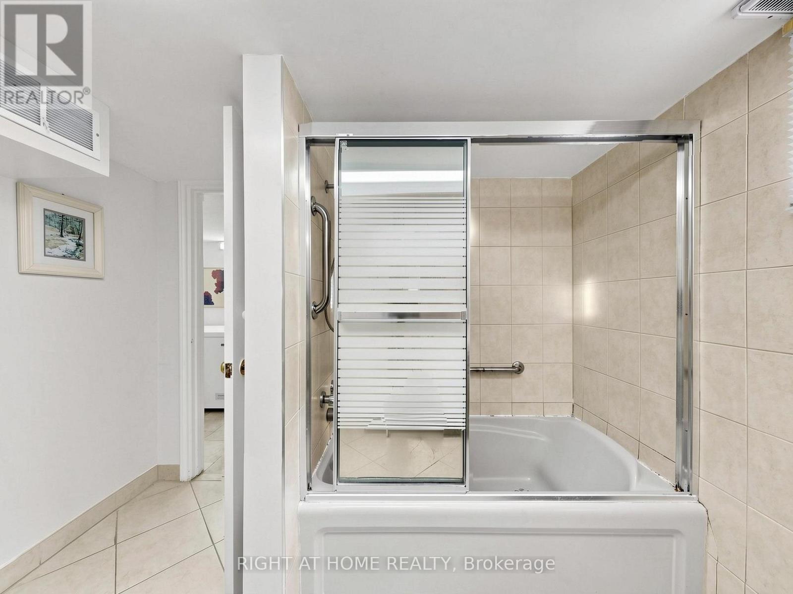 86 Caithness Avenue, Toronto, Ontario  M4J 3Y1 - Photo 33 - E13413344