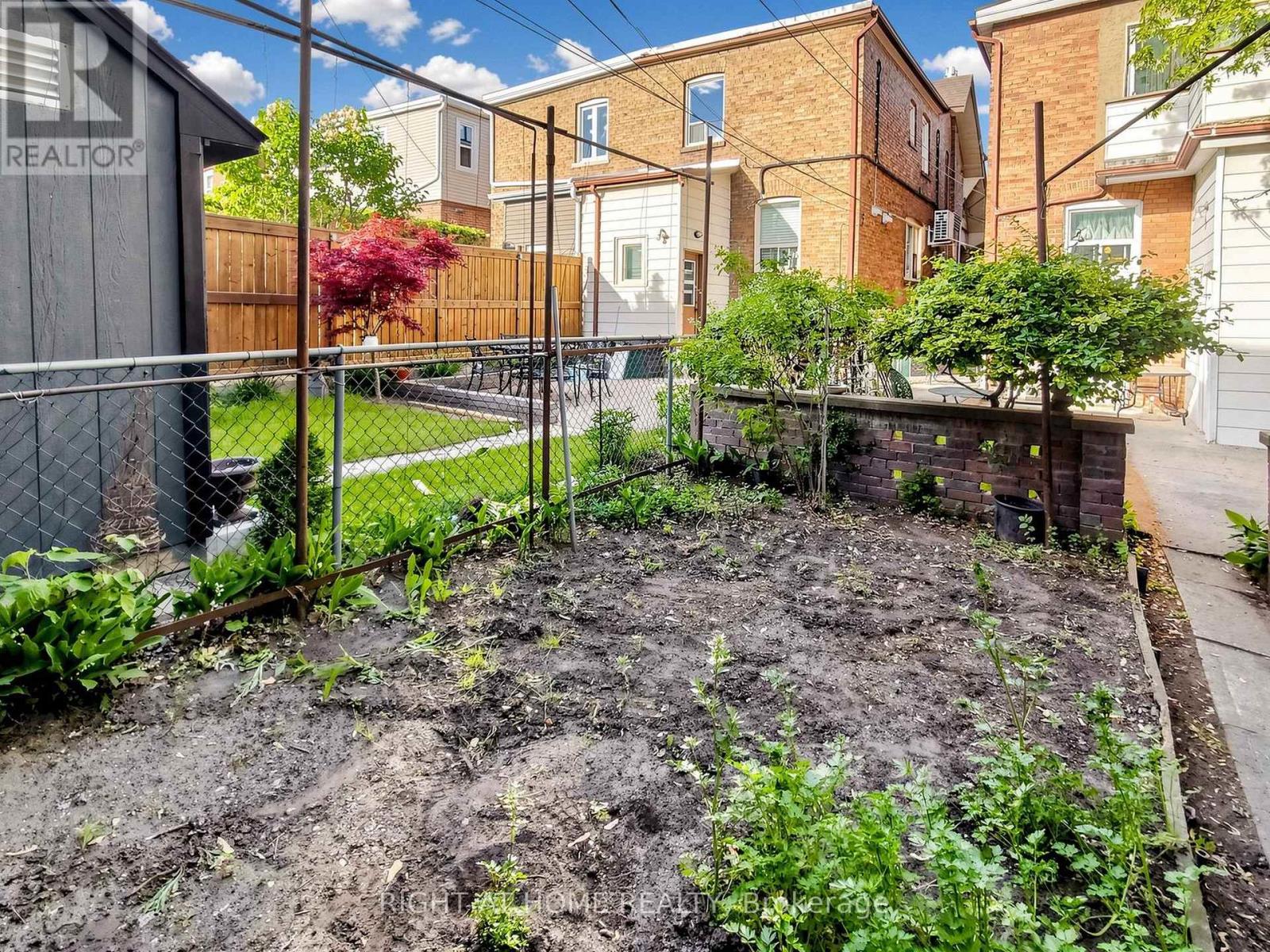 86 Caithness Avenue, Toronto, Ontario  M4J 3Y1 - Photo 38 - E13413344