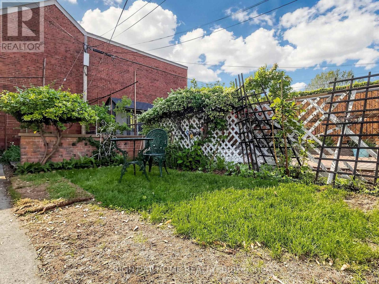 86 Caithness Avenue, Toronto, Ontario  M4J 3Y1 - Photo 39 - E13413344