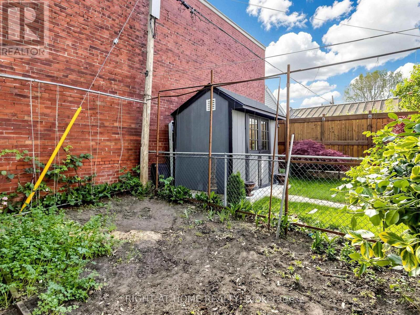 86 Caithness Avenue, Toronto, Ontario  M4J 3Y1 - Photo 40 - E13413344